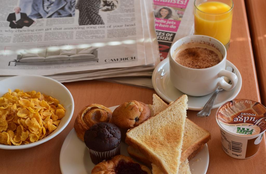 Stay Inn Manchester Salford  Bagian luar foto